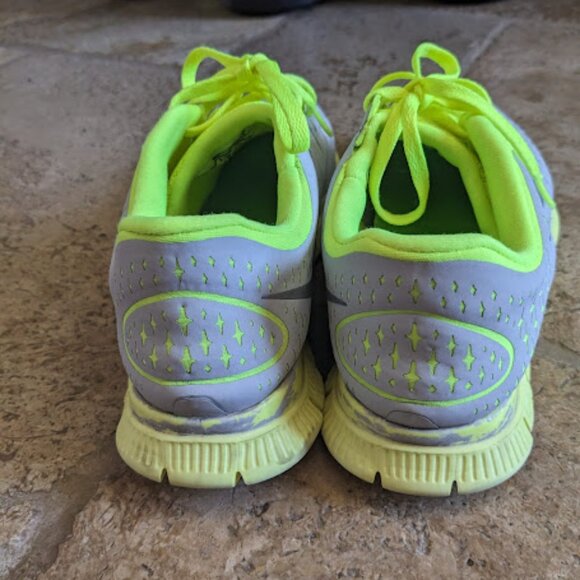 LIKE NEW Nike Shoes Womens Free 4.0 V2 Running Sneakers Neon 51152-017 SIZE 9 - Picture 3 of 3